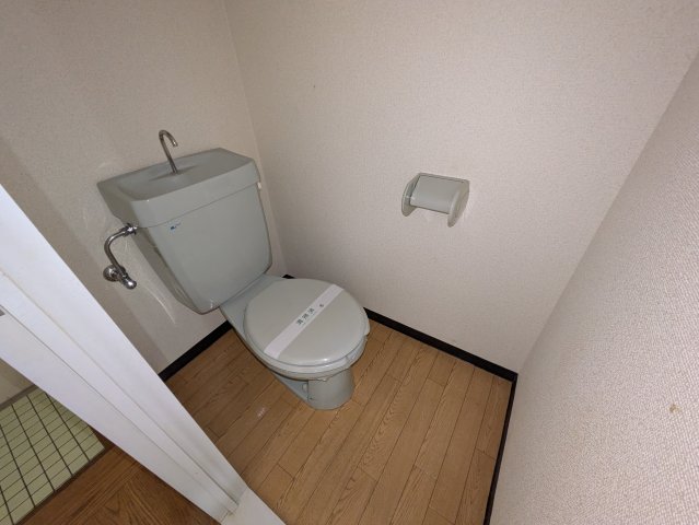 トイレ　2025.11撮影・現況が相違する場合は現況を優先致します。