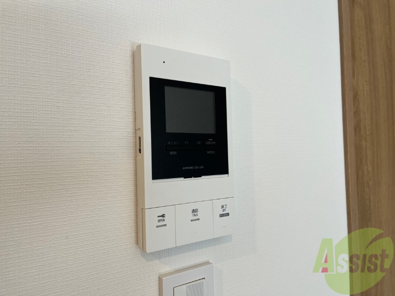 セキュリティ　ＴＶモニター付インターホンです。来客者の顔が見えるので安心！