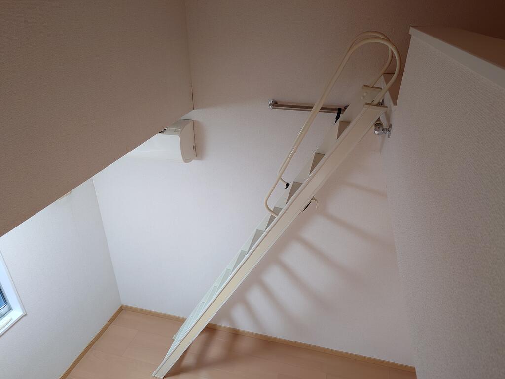 その他設備　ロフトはしご