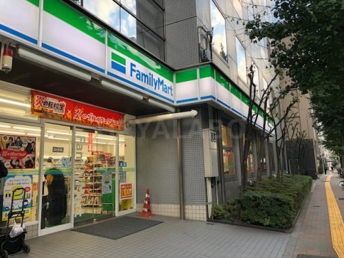 コンビニ　ファミリーマート江戸川橋駅西店（コンビニ）まで415m