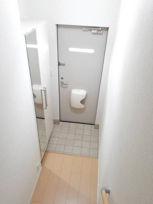 玄関　図面と現状に相違がある場合には現状を優先