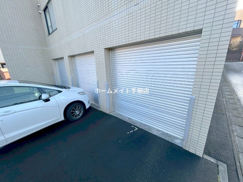 駐車場　駐車スペースでございます！