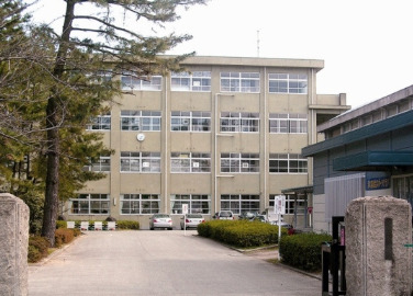 小学校　加古川市立浜の宮小学校（小学校）まで587m