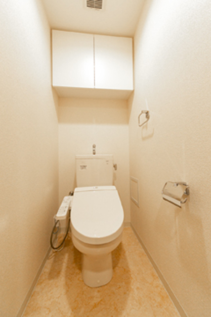 トイレ　※写真は同タイプ住戸です。