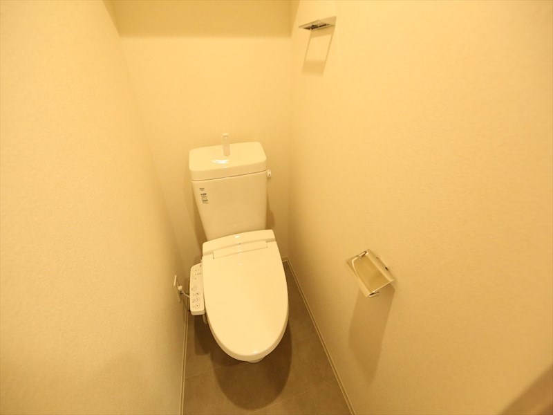 トイレ　温水洗浄暖房便座付トイレ