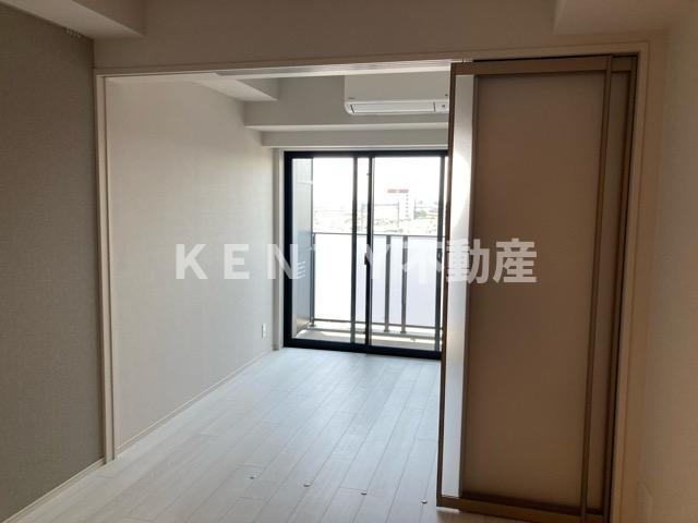 居室・リビング　こちらのリビングで趣味の時間をお楽しみください