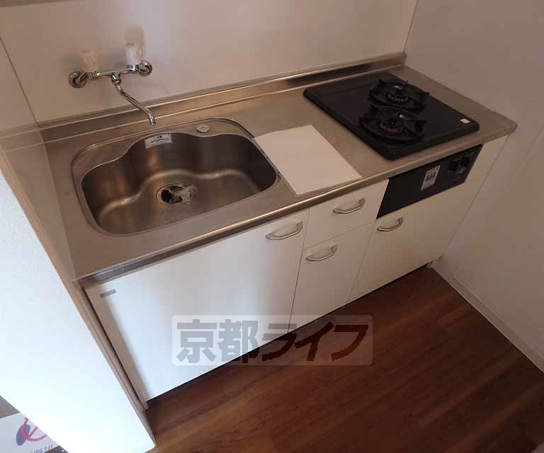 キッチン　２口コンロ付きのキッチンです。