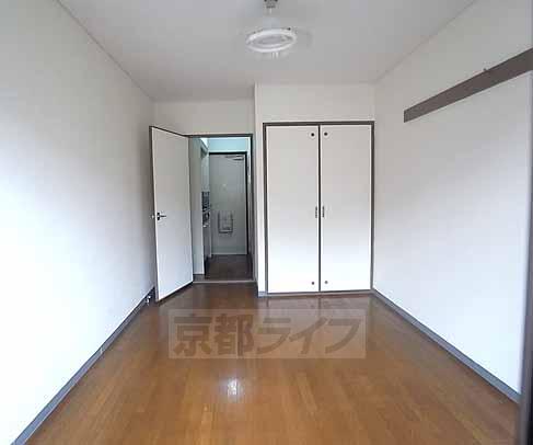 居室・リビング　インターネットが無料で使用していただけます