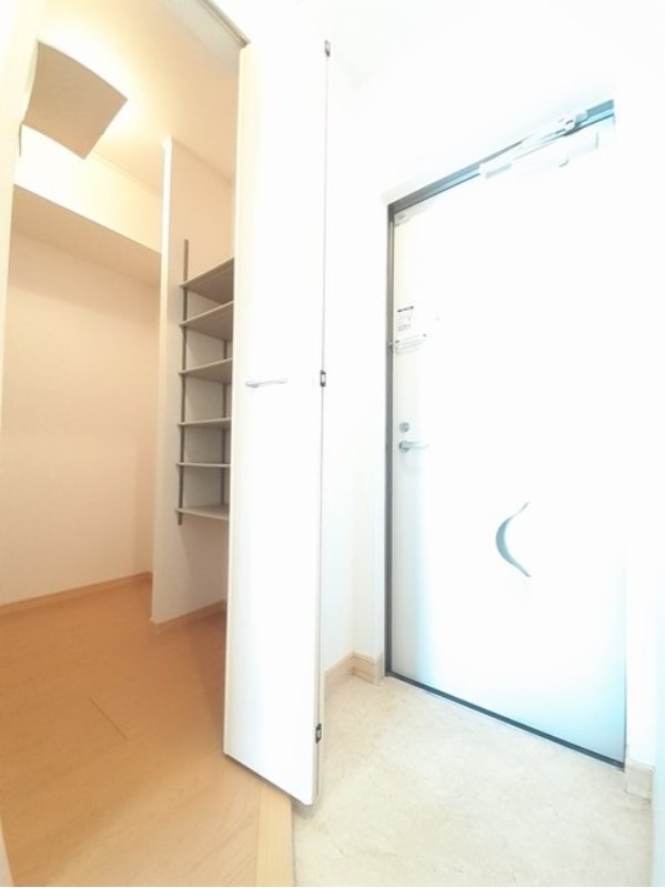 玄関　図面と現状に相違がある場合には現状を優先