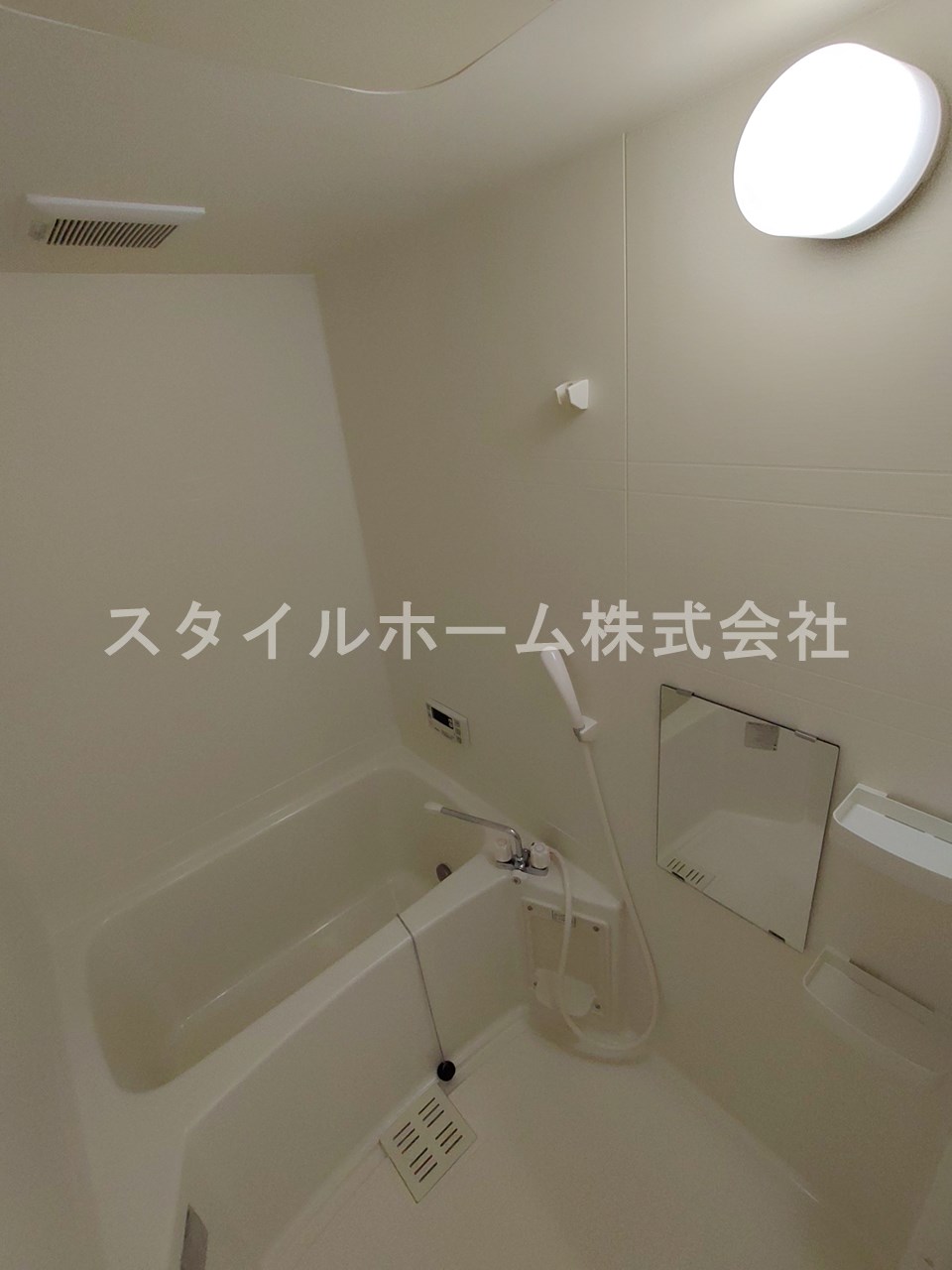 バス・シャワールーム　写真は同建物内別部屋の写真です。