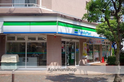 コンビニ　ファミリーマート 大森北店（コンビニ）まで500m