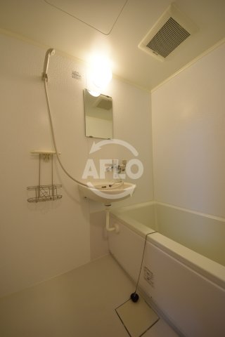 バス・シャワールーム　クローバーハイツ江戸堀　バスルーム