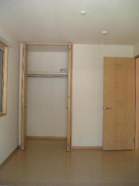 収納　北側洋室クローゼット