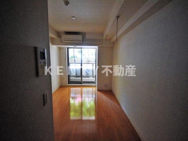 居室・リビング　こちらの居間で趣味の時間をお楽しみください