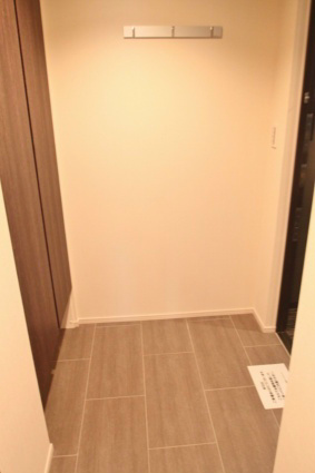 玄関　※別部屋の参考写真です。