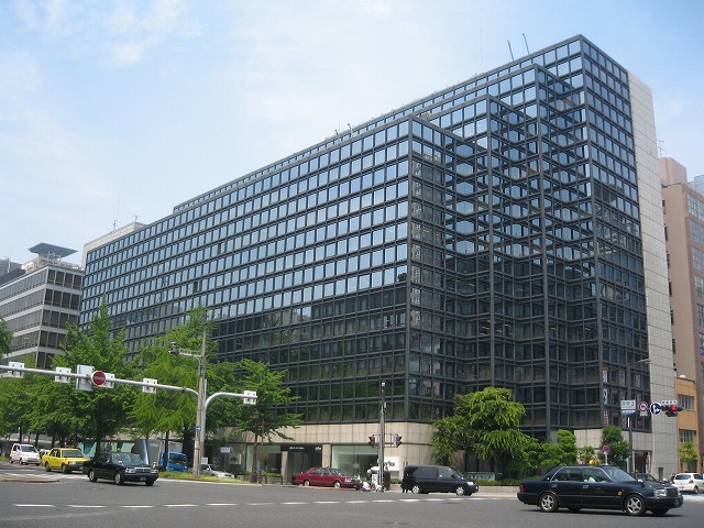 コンビニ　ローソン 御堂筋本町ビル店（コンビニ）まで237m