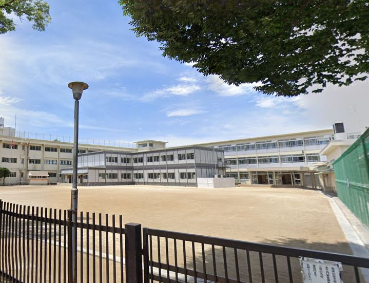 小学校　調布市立若葉小学校（小学校）まで1147m