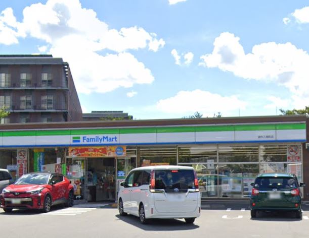 コンビニ　ファミリーマート 調布入間町店（コンビニ）まで268m