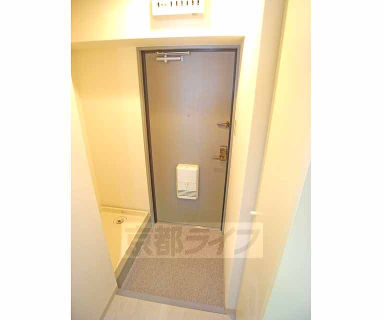 玄関　広々とした玄関です。