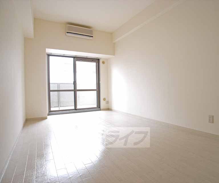 居室・リビング　日当たり良いです。