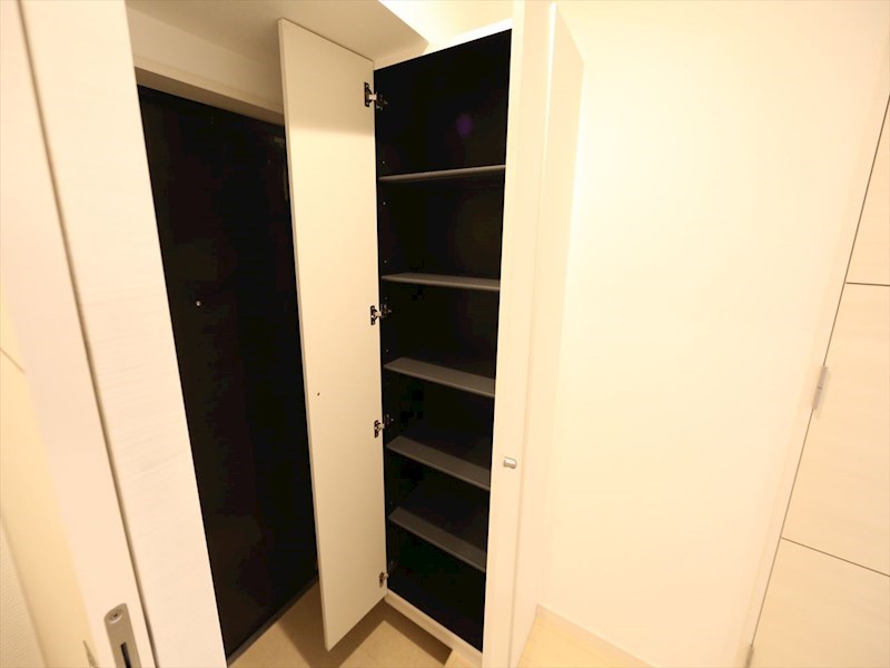 玄関　玄関　シューズボックス