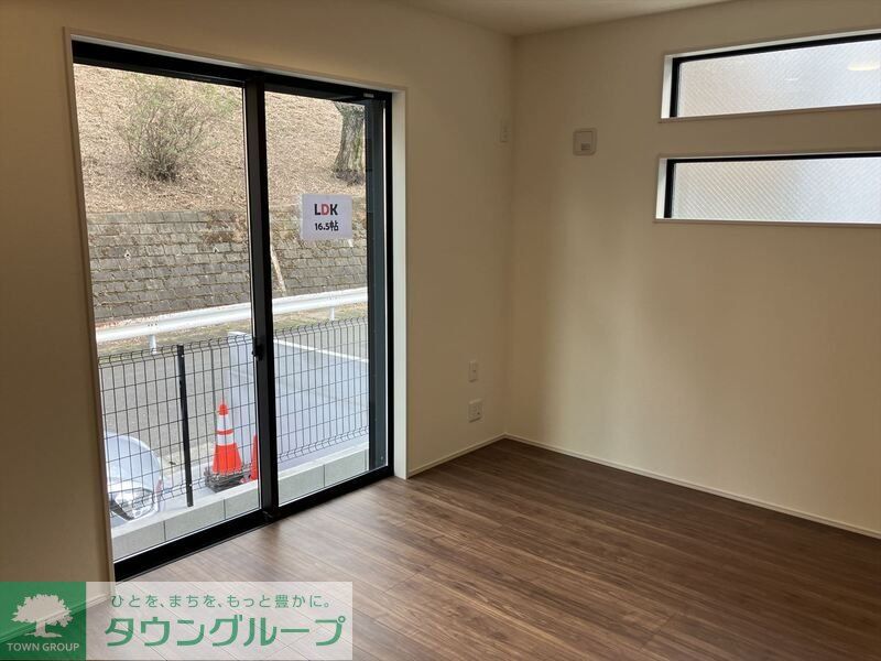 居室・リビング　タウンハウジング調布店まで♪