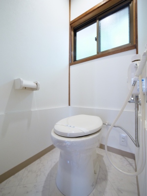 トイレ　※写真は別の部屋のものです。