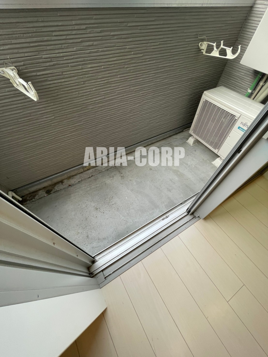 バルコニー　バルコニー、室内物干し、2箇所お洗濯物を干せます！