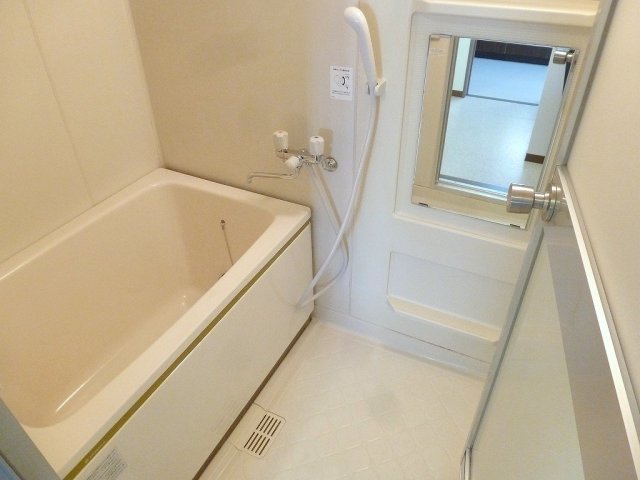 バス・シャワールーム　※浴室交換予定※