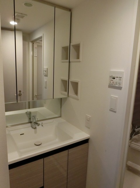 洗面設備　※写真は同タイプ住戸です。