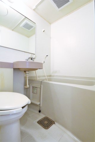 バス・シャワールーム　参考写真（同物件別部屋）