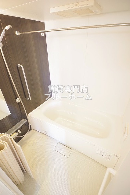 バス・シャワールーム　追い焚き・浴室乾燥機付き！