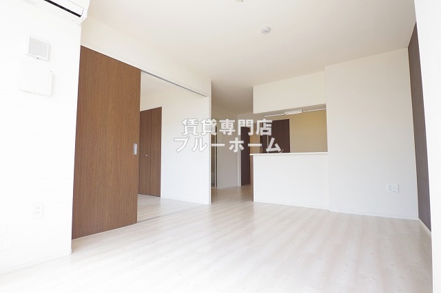 居室・リビング　14.8帖の広々としたリビング！