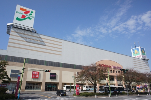 ショッピングセンター　大型ショッピングモール　ベルモール（ショッピングセンター）まで1600m