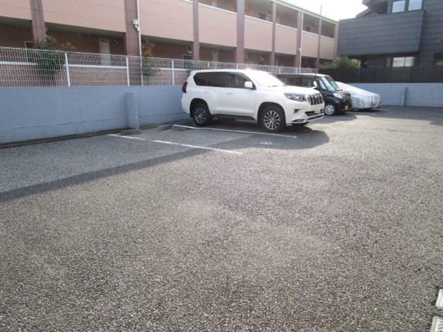 駐車場　駐車場（要空き確認）