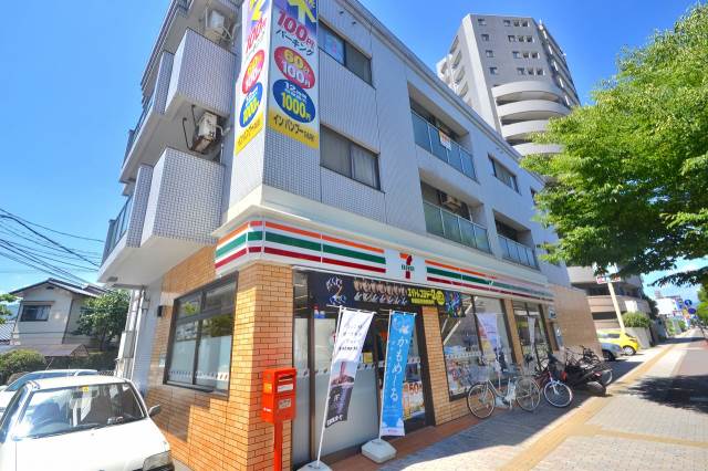 コンビニ　セブンイレブン広島祇園新道店（コンビニ）まで258m