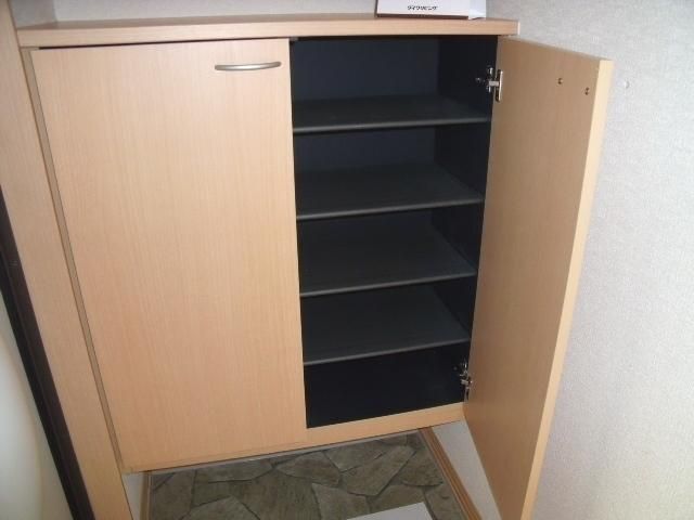 玄関　シューズボックス完備