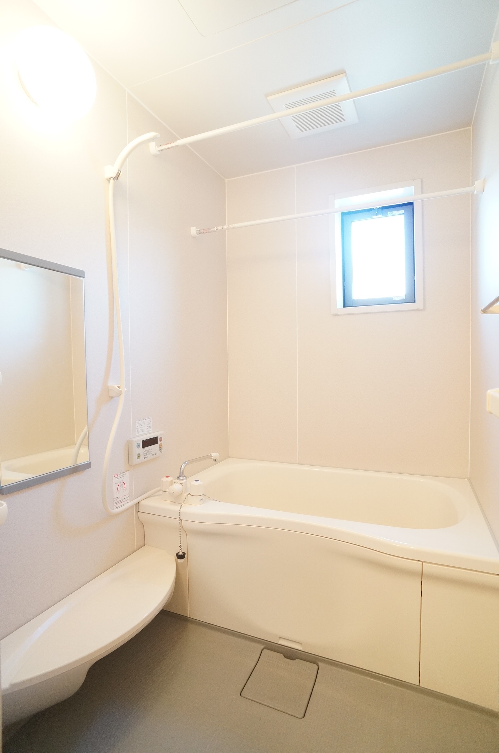 バス・シャワールーム　追い焚き給湯付き