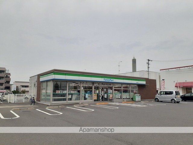 コンビニ　ファミリーマート宇多津浜店（コンビニ）まで370m