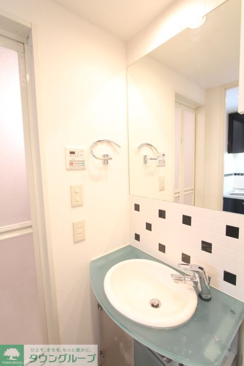 洗面設備　色が異なる場合がございますので、現地にて確認下さい。※参考…