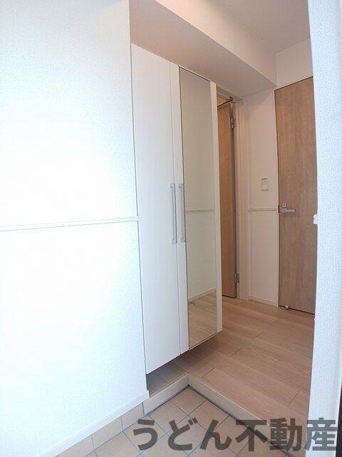 玄関　うどん県のお部屋探しはうどん不動産へ うどんちゃんとLINE