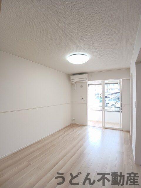 居室・リビング　うどん県のお部屋探しはうどん不動産へ うどんちゃんとLINE