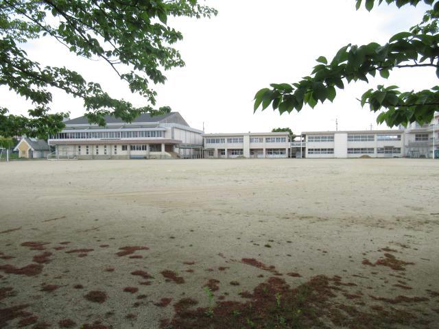 中学校　郡山市立郡山第五中学校（中学校）まで1111m
