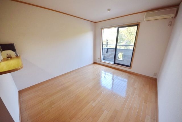 居室・リビング　タウンハウジング府中店