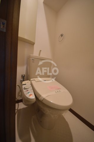 トイレ　ロイヤルクイーンズパーク　温水洗浄便座