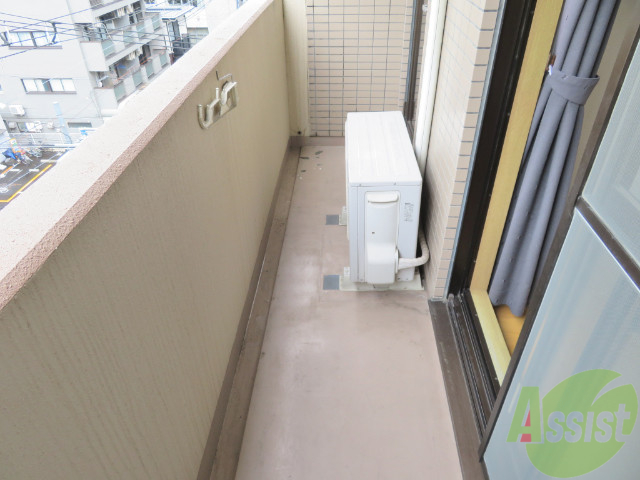 バルコニー　角部屋なので、風通しが良く洗濯物も心配ありません。