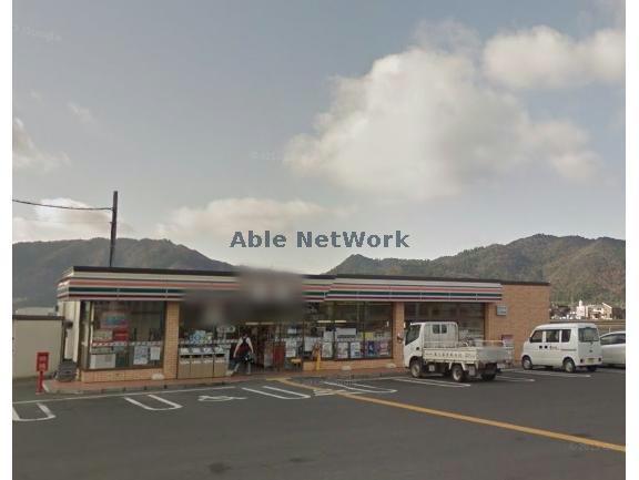 コンビニ　セブンイレブン五個荘日吉町店（コンビニ）まで584m