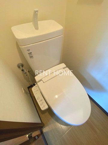 トイレ　ウォシュレット付き
