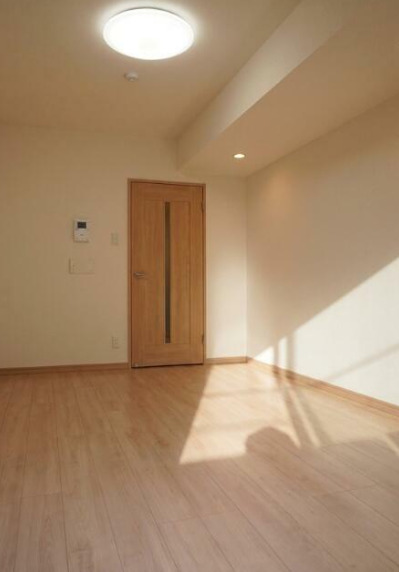 その他部屋・スペース　リビングを別角度から