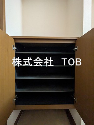 玄関　シューズボックス※クリーニング完了前※別部屋参考写真